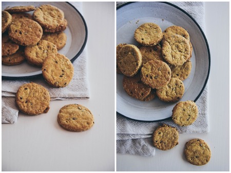 Salty cookies with seeds